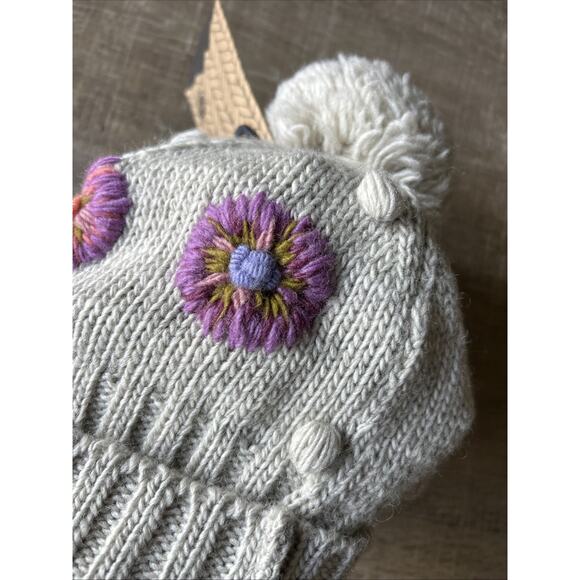 Lost Horizons Tranquil Blooms Wool Floral Embroidered Pom Beanie NWT Nepal